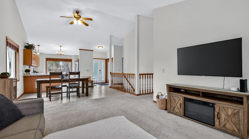 305 Arbor Hills Cir, Eau Claire, WI 54703
