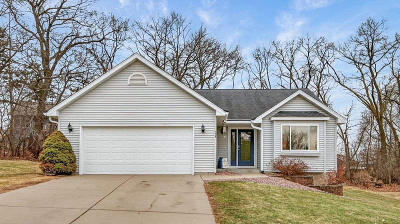 305 Arbor Hills Cir, Eau Claire, WI 54703