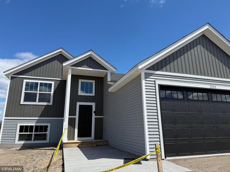 1555 Meadows Dr NE, East Bethel, MN 55011