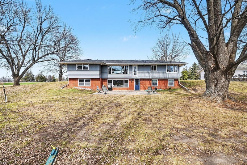 704 Main St W, New Prague, MN 56071