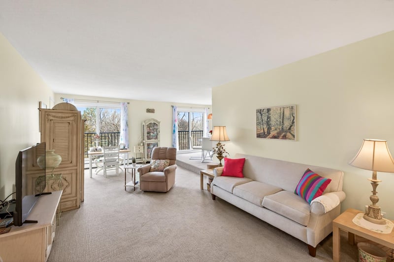 3412 Oak Ridge Rd #317, Minnetonka, MN 55305