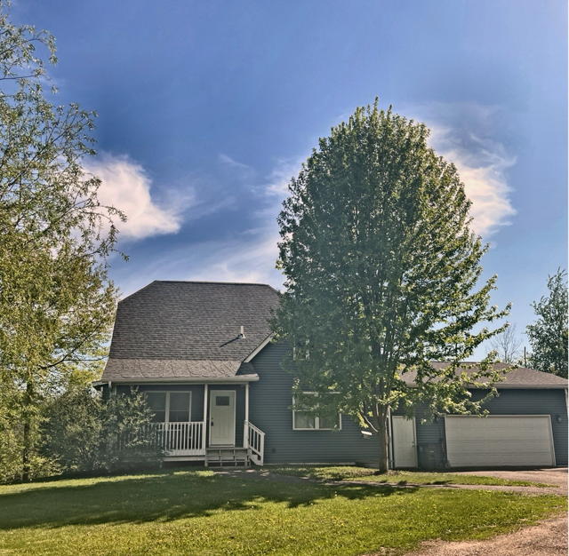 1195 395th St, Isle, MN 56342