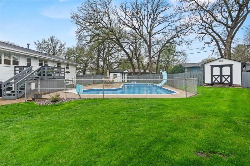 6972 Hickory Dr NE, Fridley, MN 55432