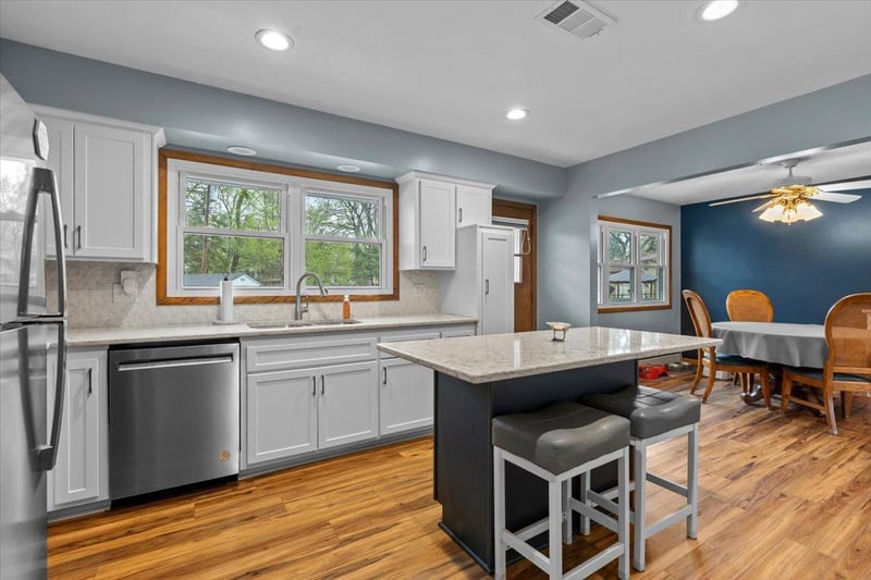6972 Hickory Dr NE, Fridley, MN 55432