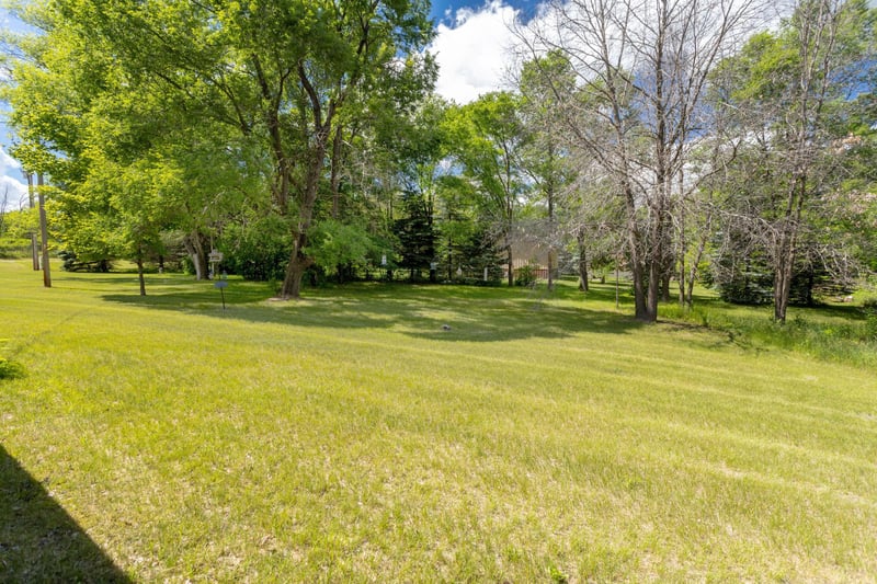 18975 Flora St NW, Oak Grove, MN 55011