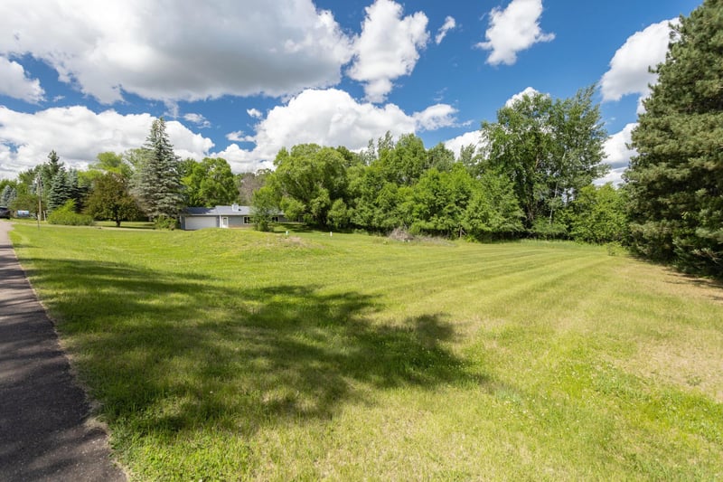 18975 Flora St NW, Oak Grove, MN 55011