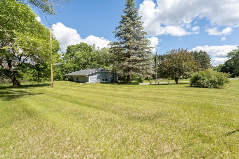 18975 Flora St NW, Oak Grove, MN 55011