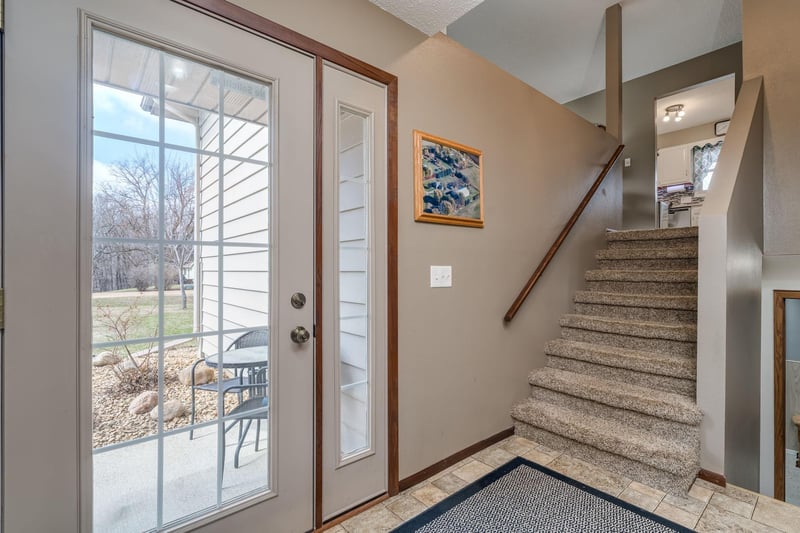 115 Tami Ln, Mankato, MN 56001