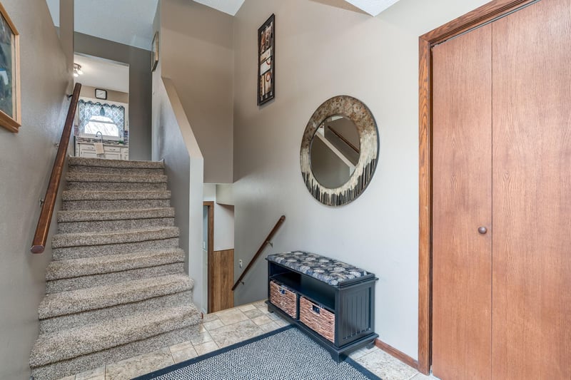 115 Tami Ln, Mankato, MN 56001