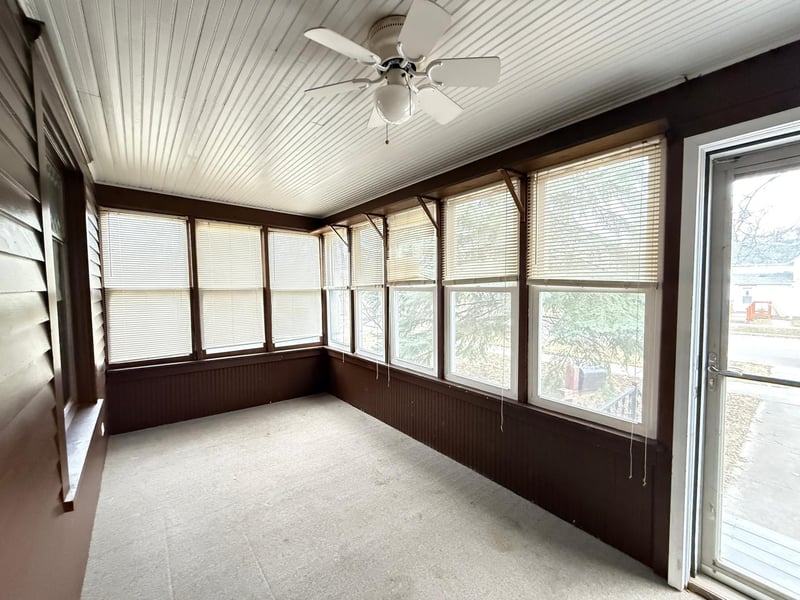 712 3rd Ave, Madison, MN 56256