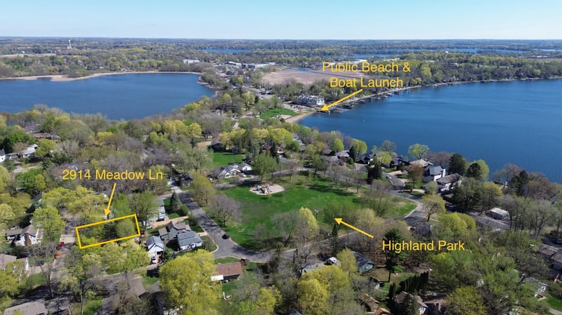 2914 Meadow Ln, Mound, MN 55364