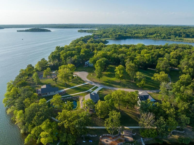 27795 Stonegate Rd, Paynesville, MN 56362