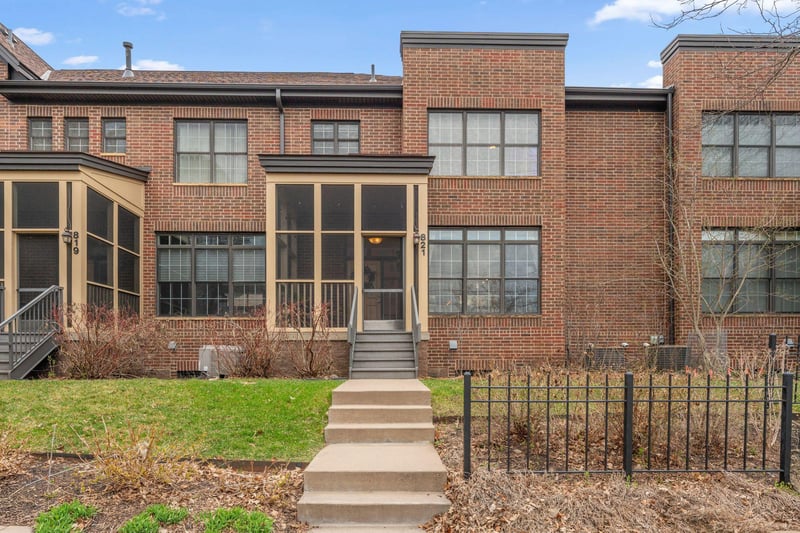 821 Thornton St SE, Minneapolis, MN 55414