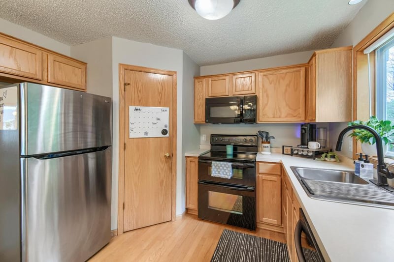 6946 91st St NE, Monticello, MN 55362