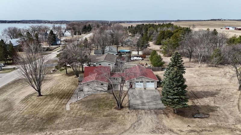 622 N Shore Dr, Battle Lake, MN 56515