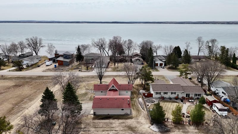 622 N Shore Dr, Battle Lake, MN 56515