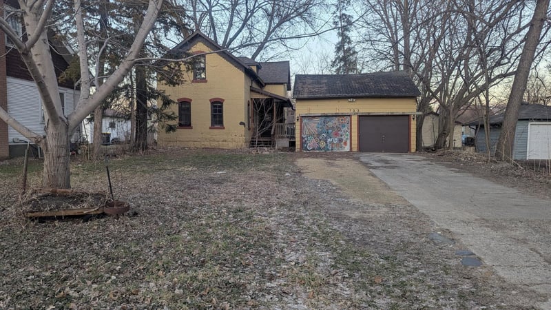 722 Range St, North Mankato, MN 56003