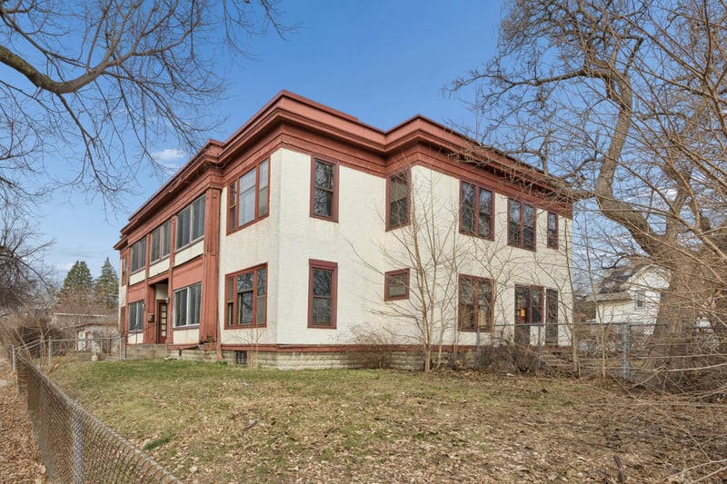 900 16th Ave N, Minneapolis, MN 55411