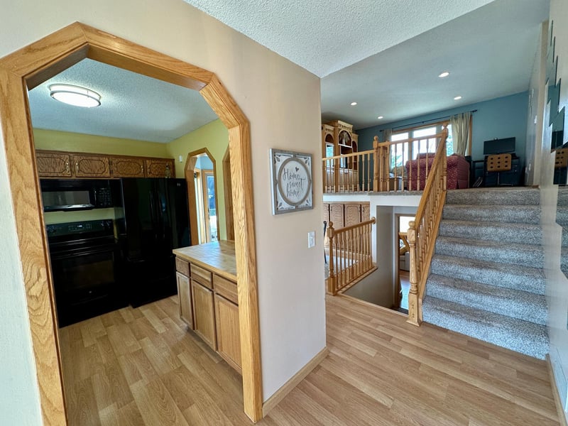 6933 Sumac Ct, Centerville, MN 55038