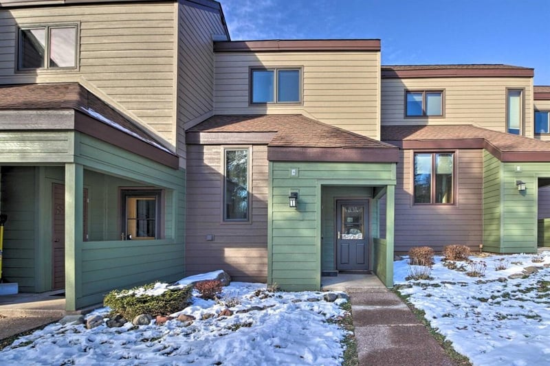 511 Moose Mountain Dr, Tofte, MN 55615