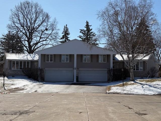 7408 Oaklawn Ave, Edina, MN 55435