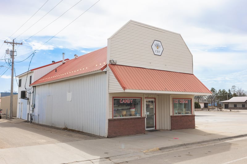 16 Main St SE, Menahga, MN 56464