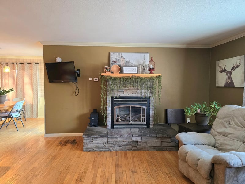 312 Shorewood Dr, International Falls, MN 56649