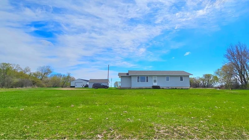 16404 440th Ave, Morris, MN 56267
