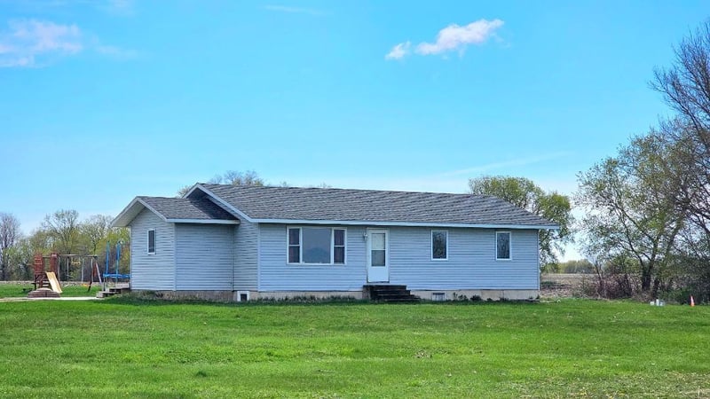 16404 440th Ave, Morris, MN 56267