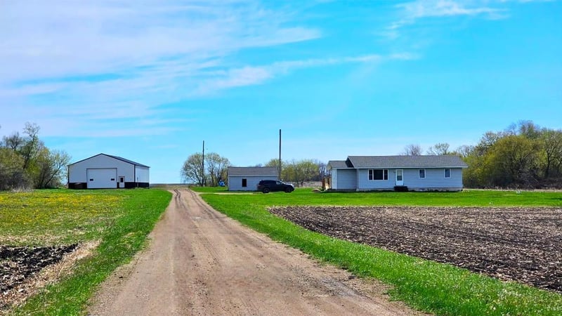 16404 440th Ave, Morris, MN 56267