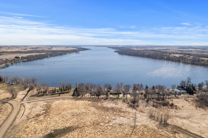 49097 Sportsmans Ln, Waterville, MN 56096