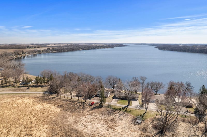 49097 Sportsmans Ln, Waterville, MN 56096