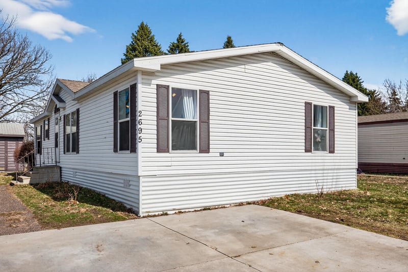 2695 Alissa Ln, Maplewood, MN 55119