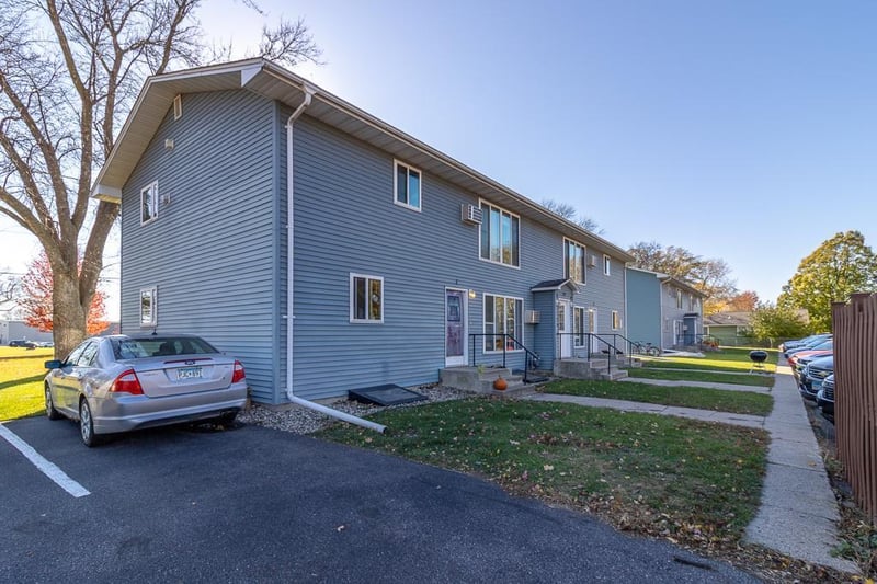 113 119 E Welcome Ave, Mankato, MN 56001