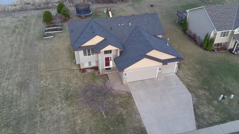 929 Farmers Ridge Trl, Belle Plaine, MN 56011
