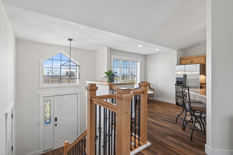 929 Farmers Ridge Trl, Belle Plaine, MN 56011
