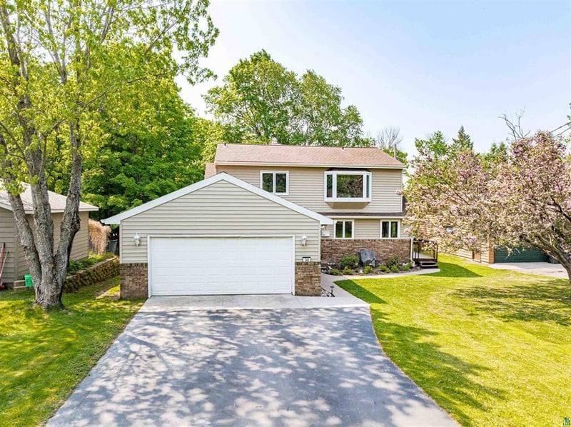 540 W Redwing St, Duluth, MN 55803
