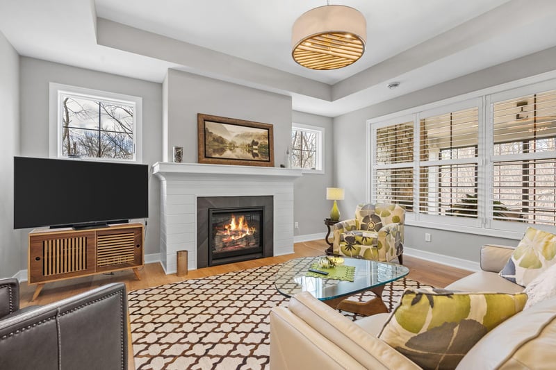25460 Park Ln, Excelsior, MN 55331