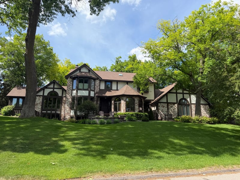 12420 Bent Tree Ln, Hopkins, MN 55305