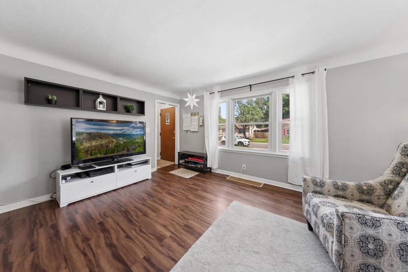 402 Jefferson Ave S, Edina, MN 55343