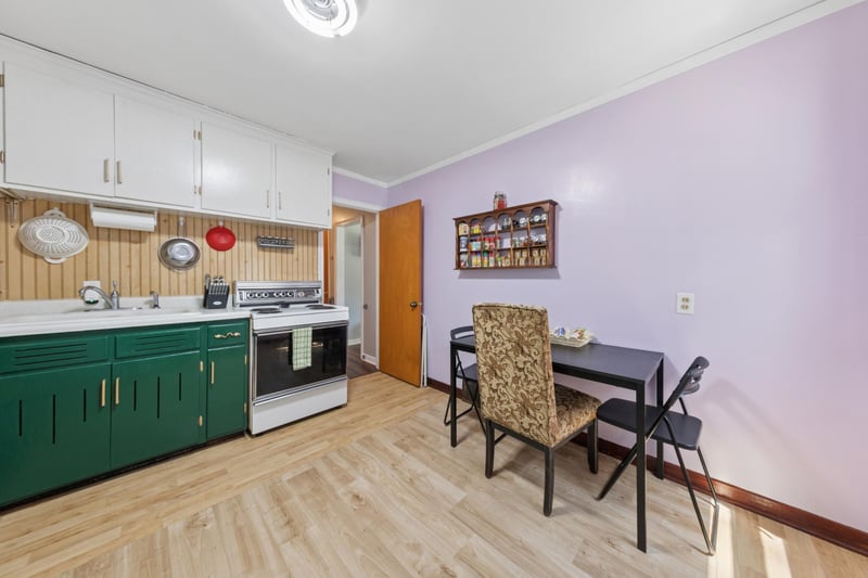 402 Jefferson Ave S, Edina, MN 55343