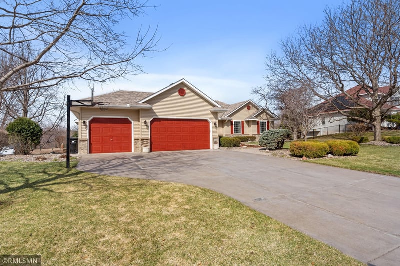 3001 Edward St, Maplewood, MN 55109