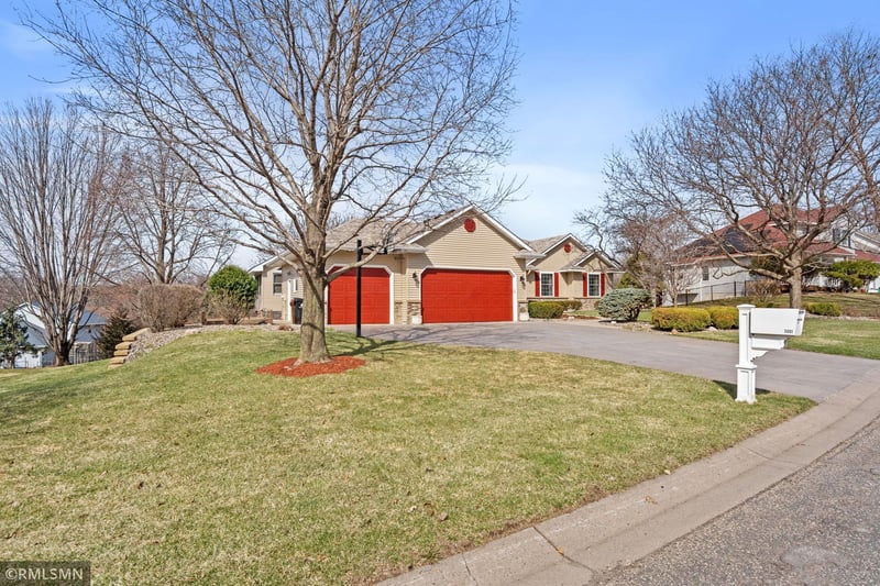 3001 Edward St, Maplewood, MN 55109