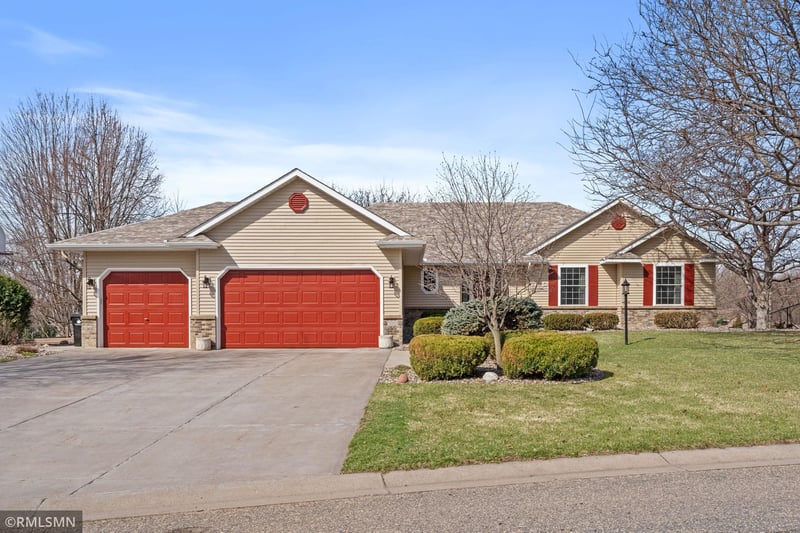 3001 Edward St, Maplewood, MN 55109