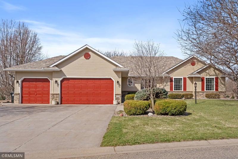 3001 Edward St, Maplewood, MN 55109