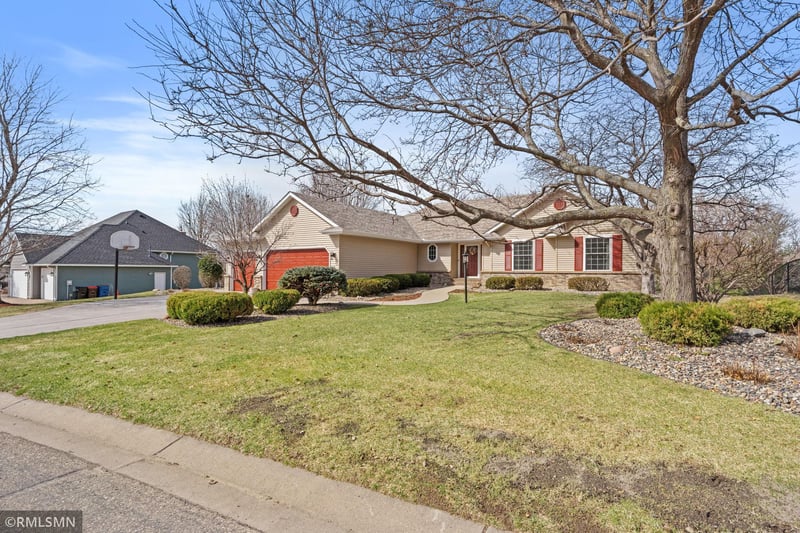 3001 Edward St, Maplewood, MN 55109