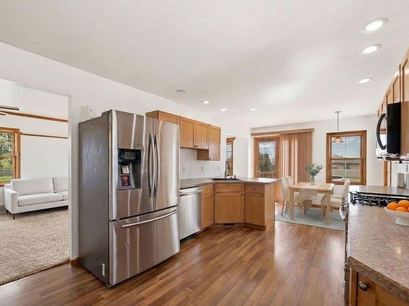 68 Edison Blvd, Silver Bay, MN 55614