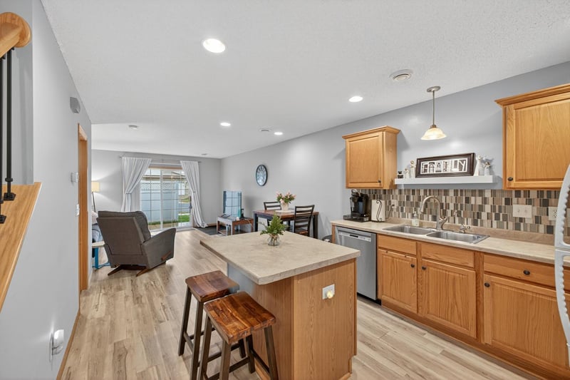 3084 River Falls Ct NW, Rochester, MN 55901