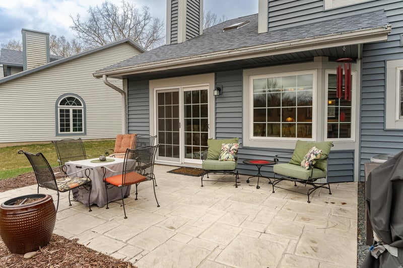 2619 Tuxedo Ln NW, Rochester, MN 55901