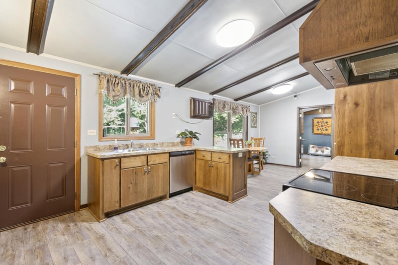 8722 47th St SW, Howard Lake, MN 55349